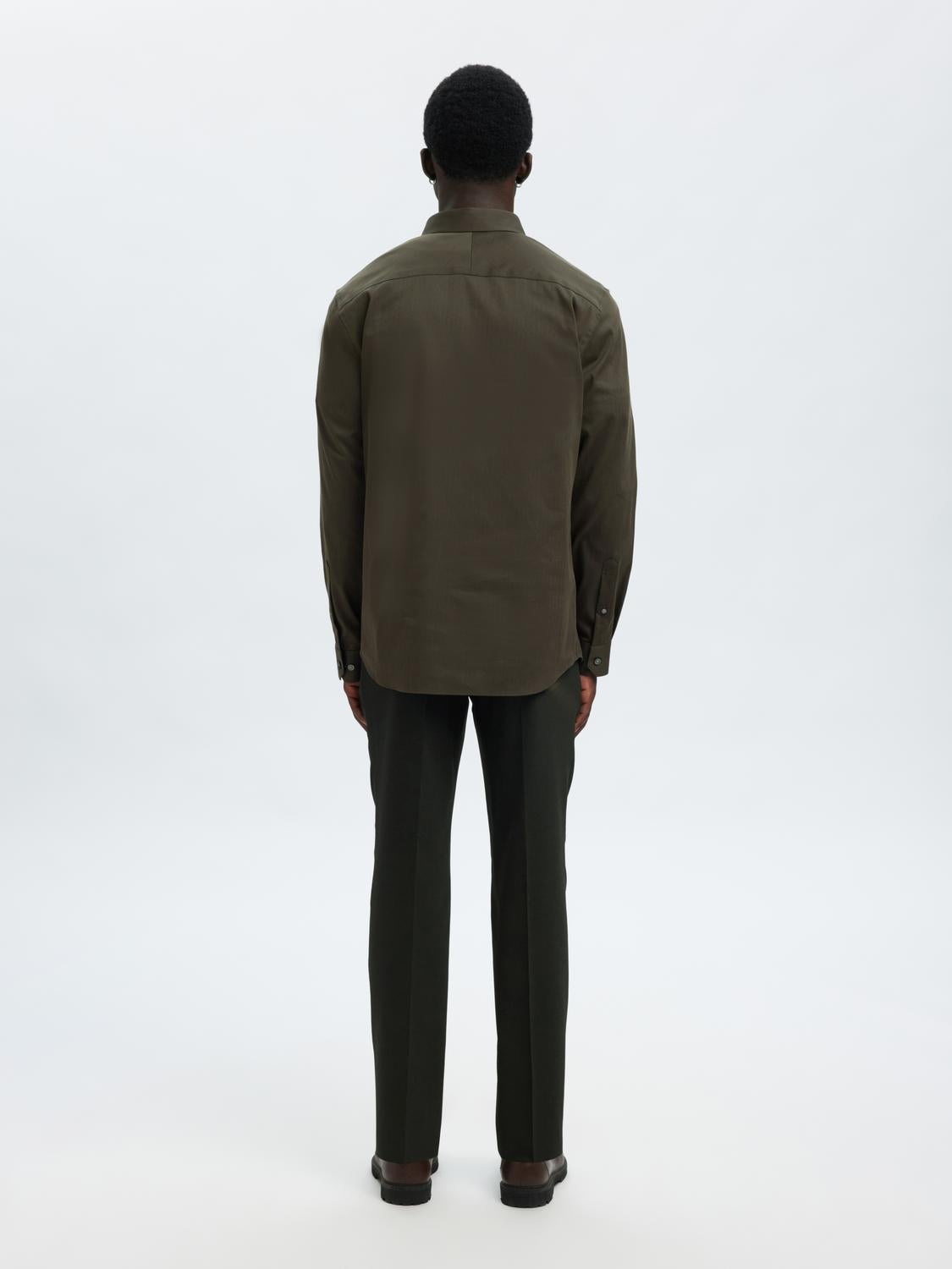 model_shot-back